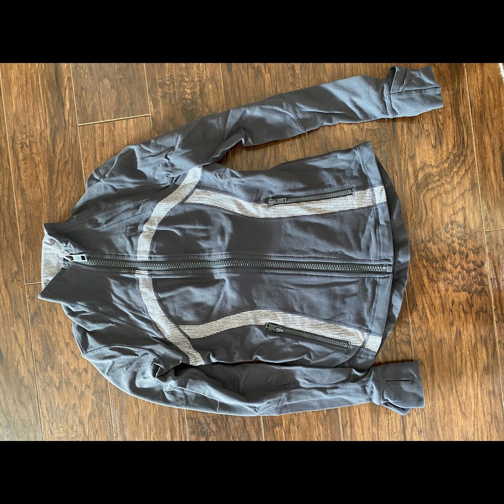 Lululemon define jacket size 6